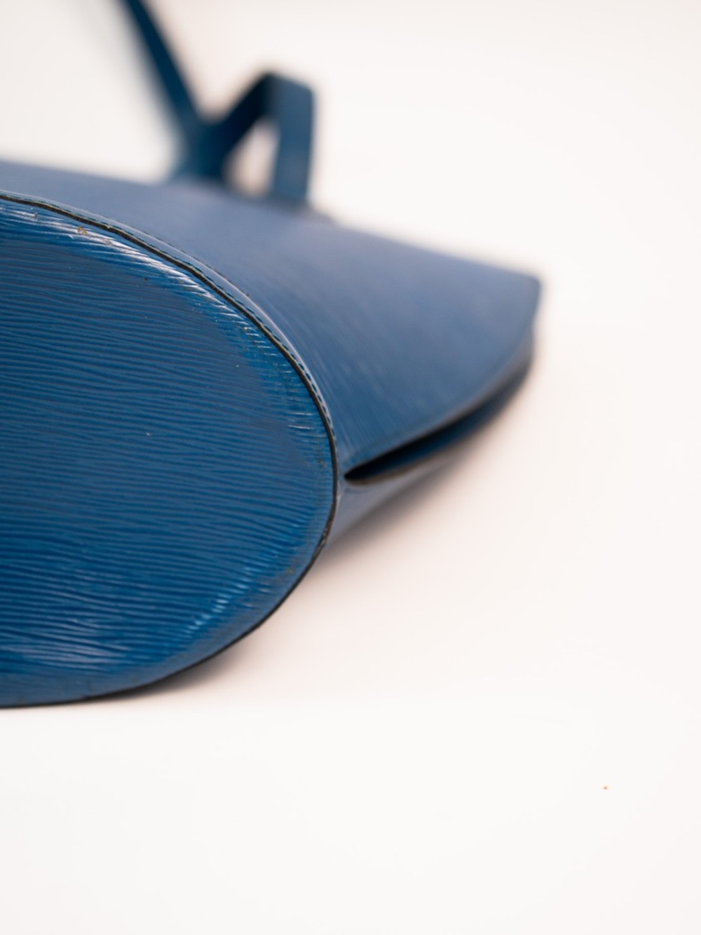 Louis Vuitton Blue Epi Leather Tote Bag - Picture 6 of 9